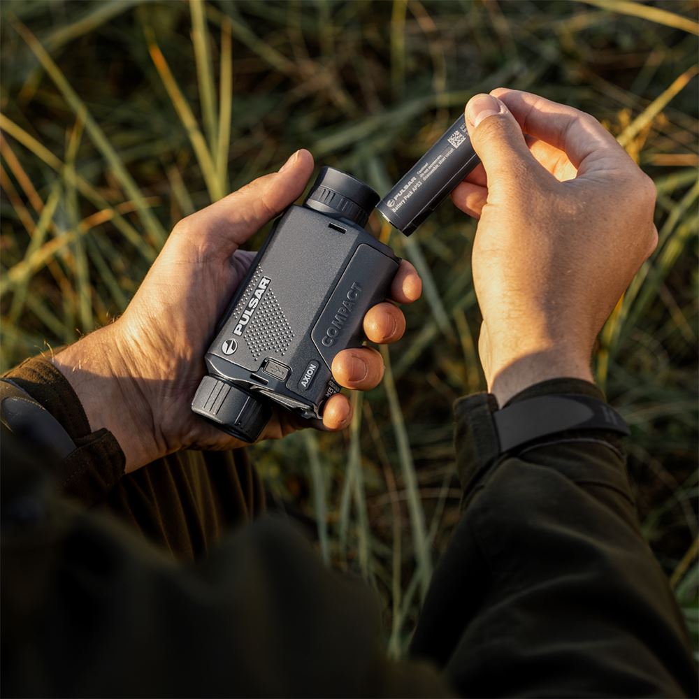 Pulsar Axion XG30 Compact 30mm f1.2 Thermal Monocular Night Vision Scope    (UK)