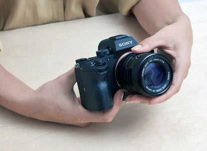 Urth Manual Lens Mount Adapter = Canon FD-Mount Lens to Sony E-Mount Camera Body