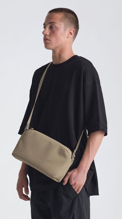 Urth Dolomite Cross-Body Camera Sling Bag in Beige Weatherproof (UK Stock)  BNIP