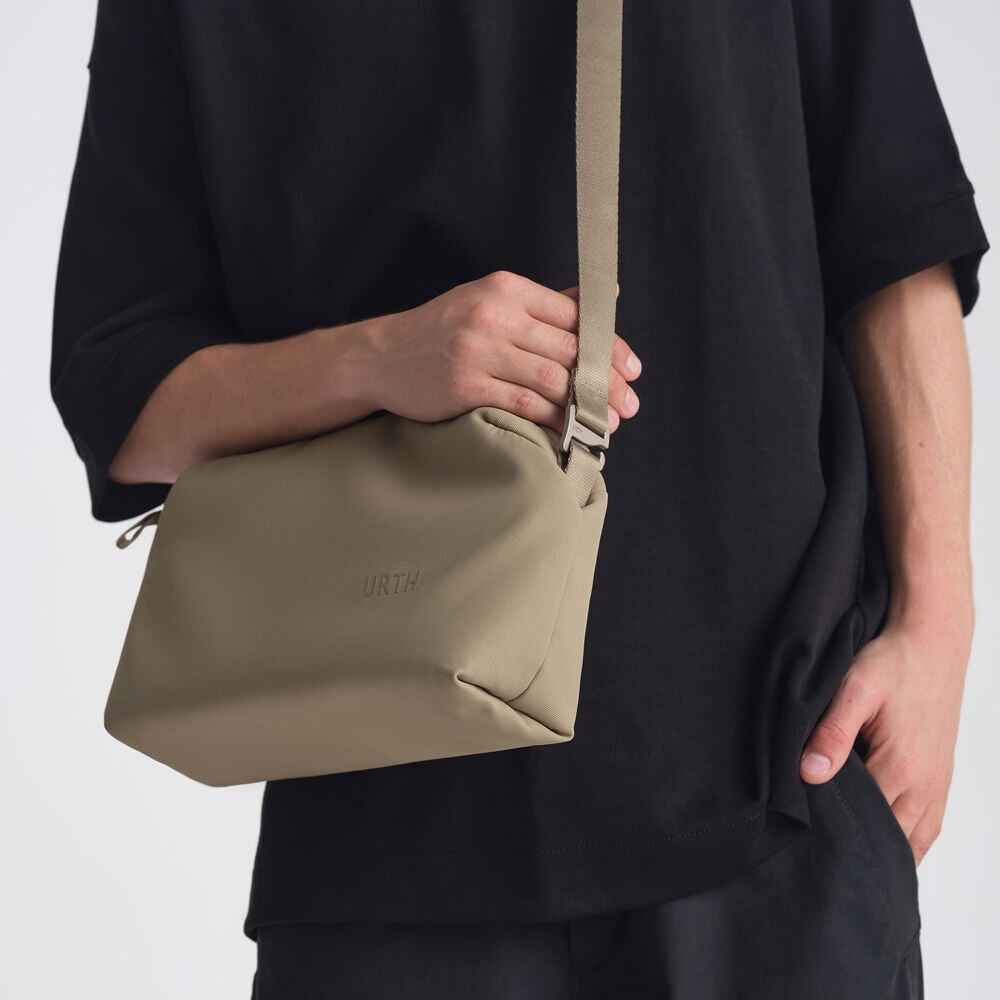 Urth Dolomite Cross-Body Camera Sling Bag in Beige Weatherproof (UK Stock)  BNIP