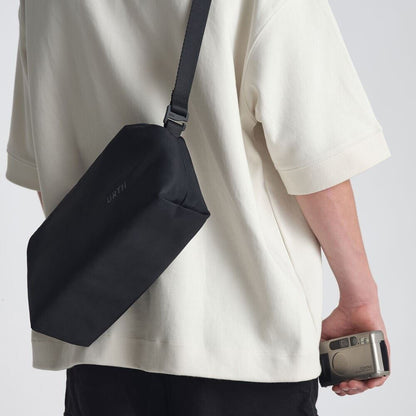 Urth Dolomite Cross-Body Camera Sling Bag in Black Weatherproof (UK Stock)  BNIP