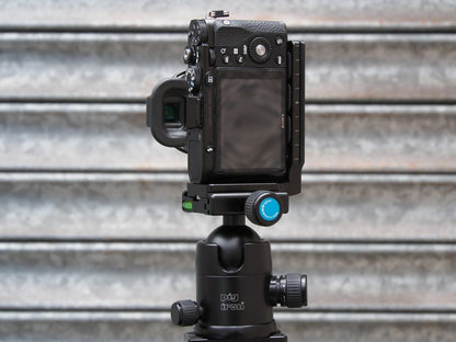 Pig Iron LB-1 L-Bracket. Arca Swiss Compatible Quick Release Camera Tripod Plate