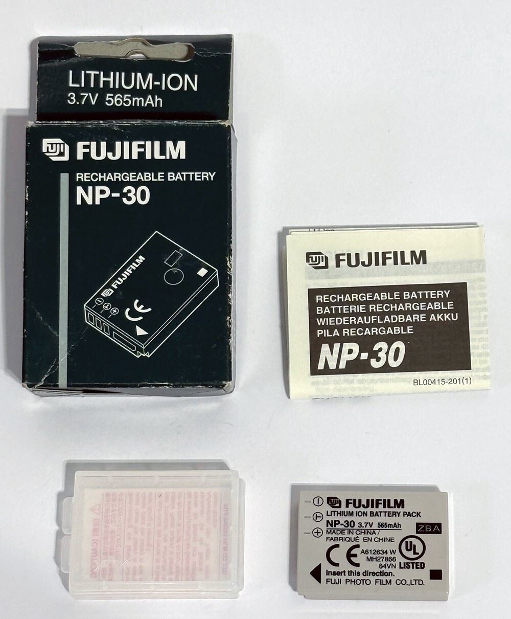 Original FUJIFILM NP-30 Lithium-ion Battery for F440, F450 Camera (UK Stock) NEW